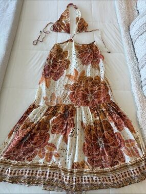 FARM Rio Cream Maxi Dress with Rust Floral Print. Be Summer ready!